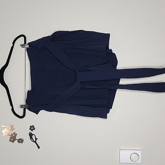 Athleta Navy Women's Shorts - Picture 2 of 9